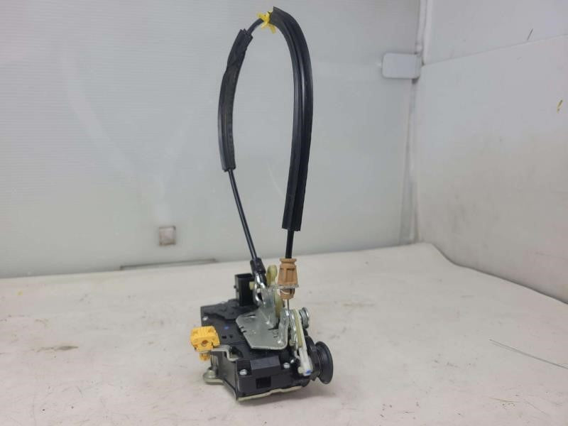 2007 ESCALADE RH PASSENGER REAR DOOR LATCH LOCK AC 1131 - image 2