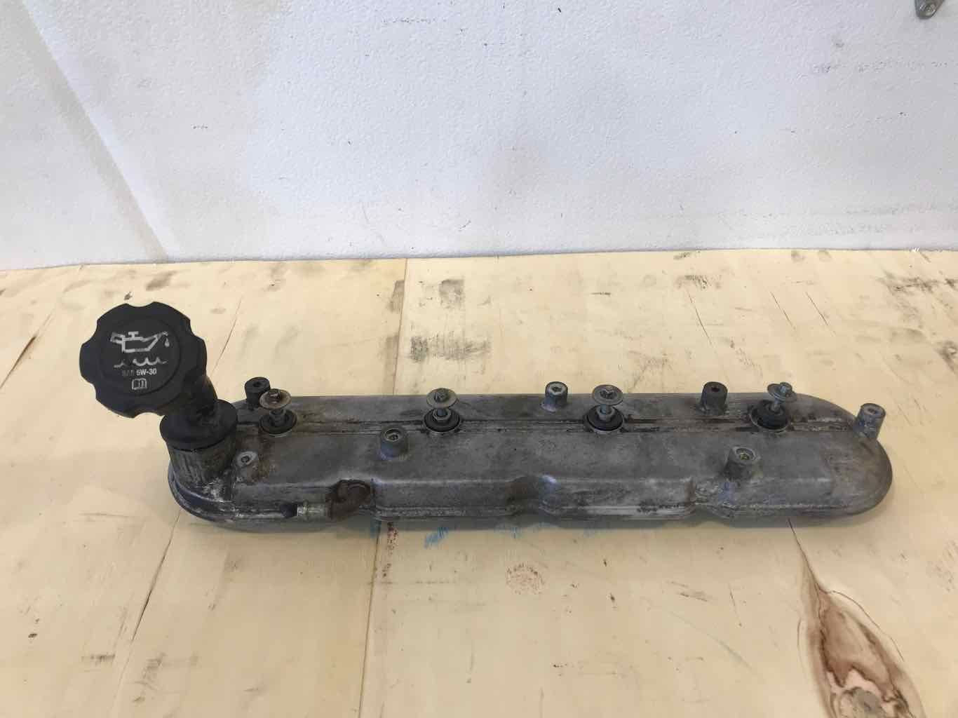 2005 SILVRDO15 RH VALVE COVER 12561821 1221 - image 1