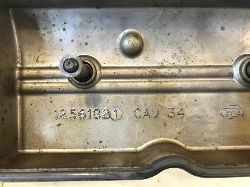 2005 SILVRDO15 RH VALVE COVER 12561821 1221 - image 9