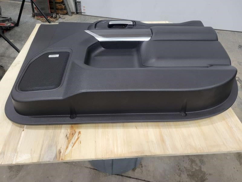 2020 SIERRA150 RH PASSENGER FRONT DOOR TRIM PANEL A 1240 - image 5