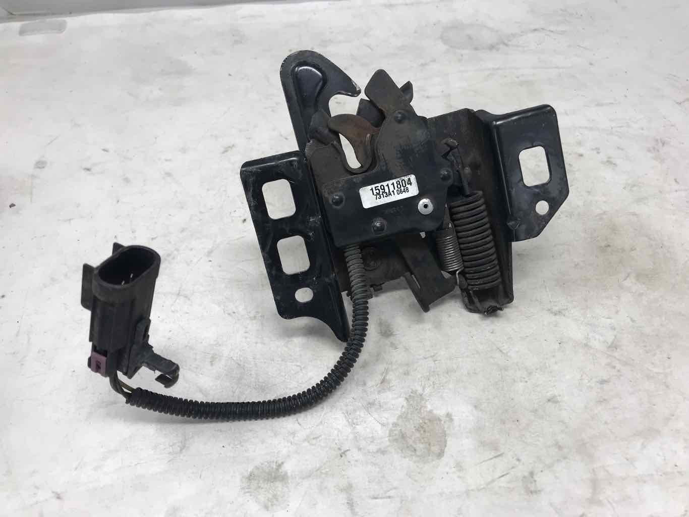 2013 ESCALADE OEM HOOD LATCH 25816904 1267 - image 3