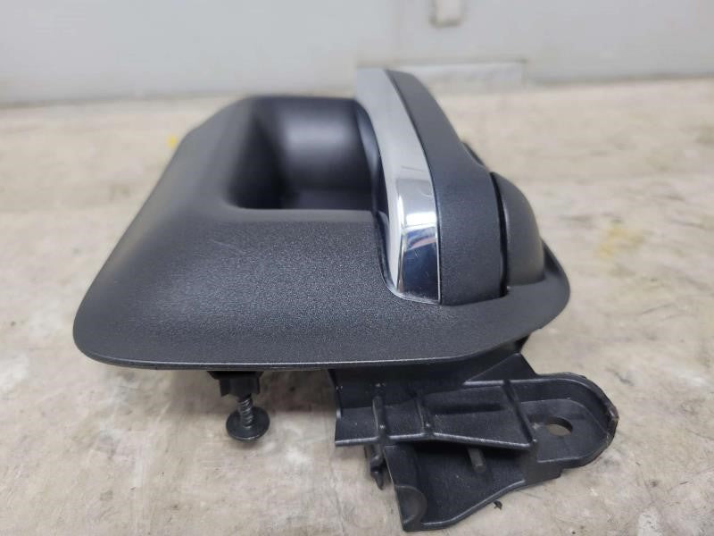 2017 SILVRDO15 LH DRIVER REAR DOOR HANDLE 13590554 1310 - image 5