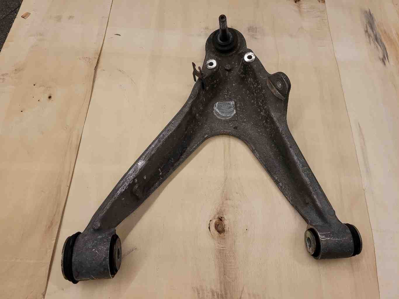 2007 CORVETTE RH FRONT LOWER CONTROL ARM 54K 1330 - image 1