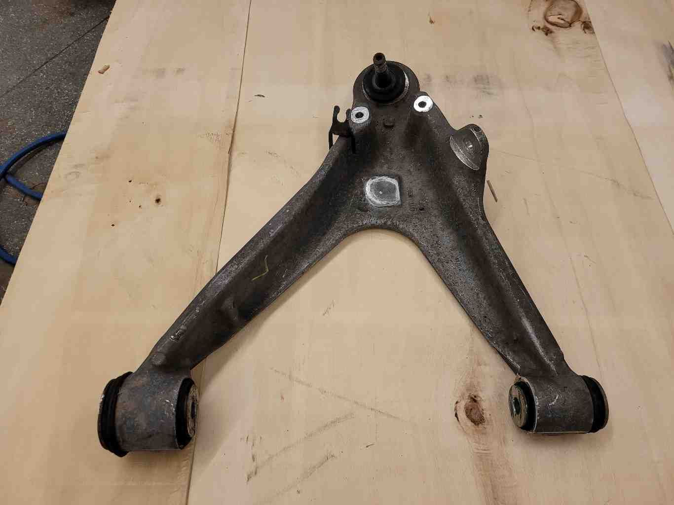 2007 CORVETTE LH FRONT LOWER CONTROL ARM 88K 1332 - image 2