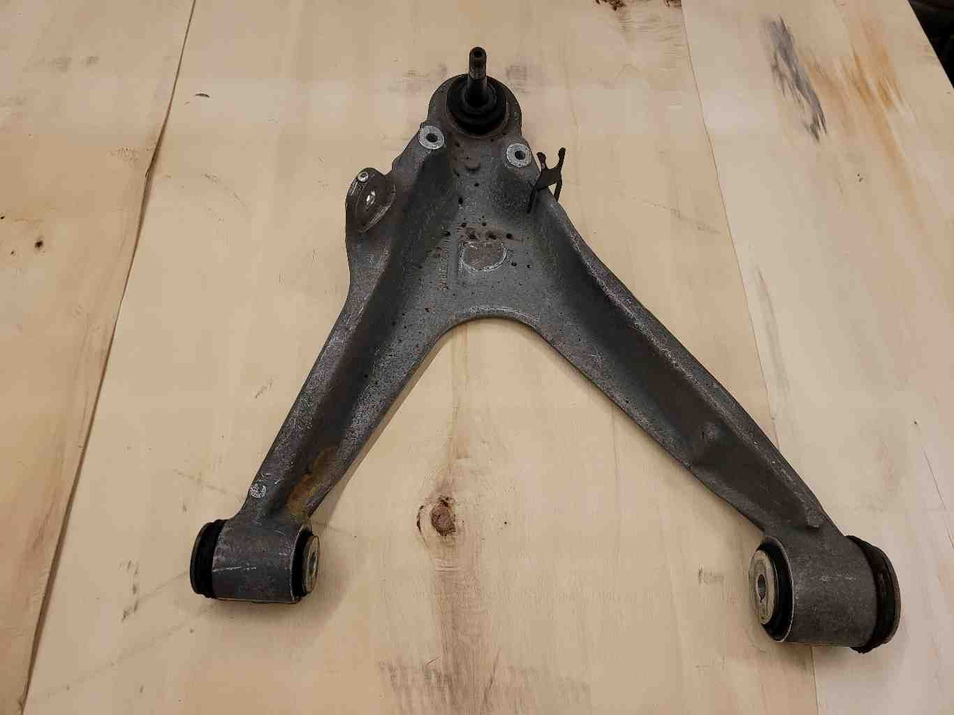 2007 CORVETTE RH FRONT LOWER CONTROL ARM 88K MI 1333 - image 2