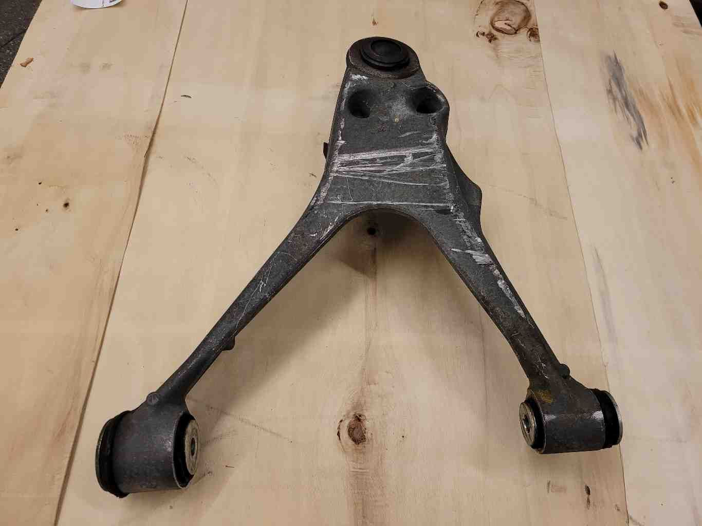 2007 CORVETTE RH FRONT LOWER CONTROL ARM 88K MI 1333 - image 4