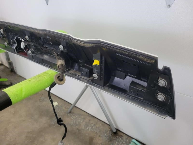2020 SIERRA150 THIRD BRAKE LIGHT W/ROOF SPOILER APP 1366 - image 9