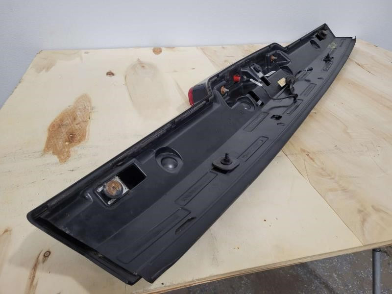 2010 YUKONXL15 THIRD BRAKE LIGHT WITH BLACK SPOILER 1370 - image 11