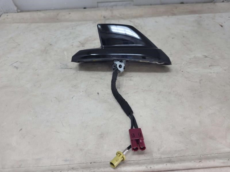 2016 ESCALADE 23258459 SHARK FIN ANTENNA 1374 - image 1