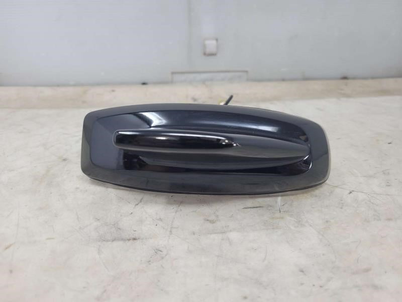 2016 ESCALADE 23258459 SHARK FIN ANTENNA 1374 - image 2