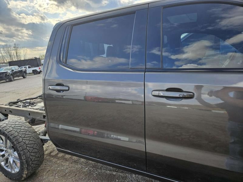 2019 SIERRA150 RH PASSENGER REAR DOOR SCORPION META 1399 - image 15