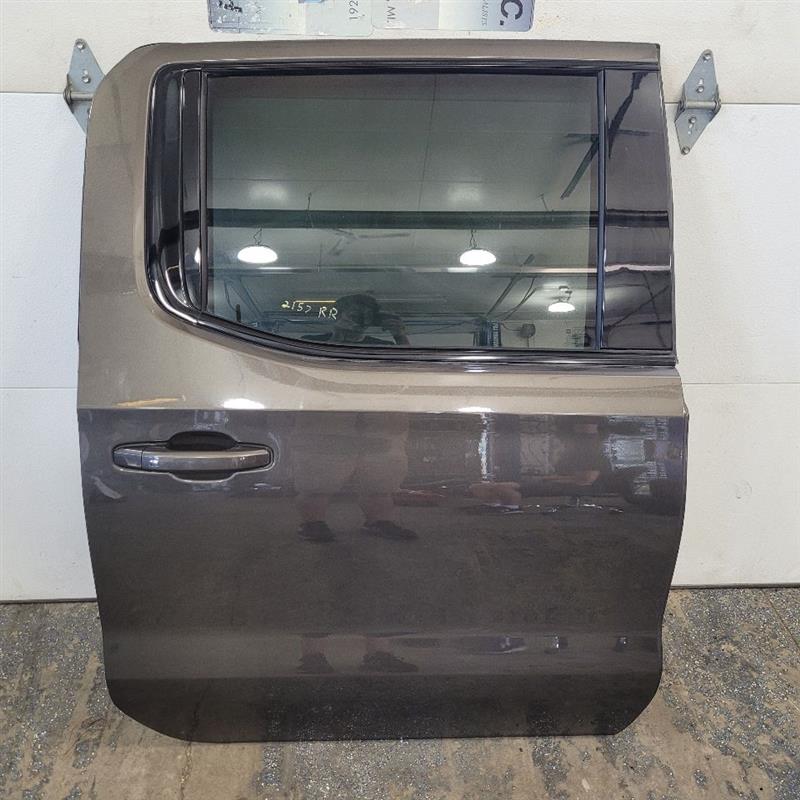 2019 SIERRA150 RH PASSENGER REAR DOOR SCORPION META 1399 - image 1