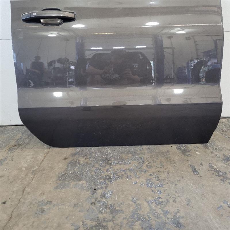 2019 SIERRA150 RH PASSENGER REAR DOOR SCORPION META 1399 - image 3