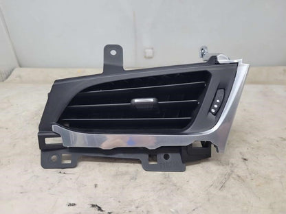 2016 ESCALADE PASSENGER RH OUTER DASH VENT 2294683 1502 - image 1
