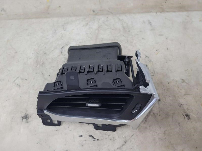 2016 ESCALADE PASSENGER RH OUTER DASH VENT 2294683 1502 - image 5