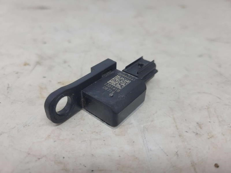 2015 YUKON 22886641 OEM FRONT SEAT CRASH SENSOR 152 - image 4