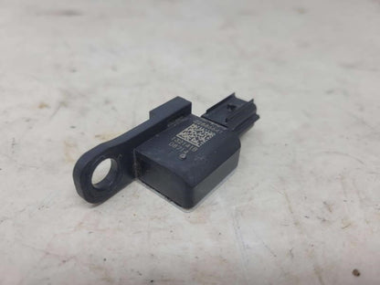2015 YUKON 22886641 OEM FRONT SEAT CRASH SENSOR 152 - image 4