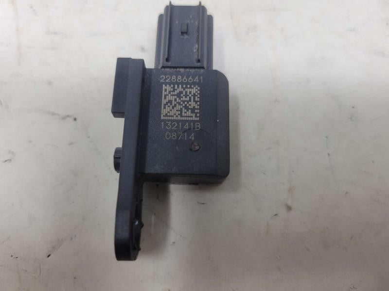 2015 YUKON 22886641 OEM FRONT SEAT CRASH SENSOR 152 - image 6