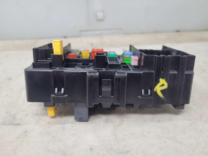 2016 ESCALADE 23418064 RH DASH FUSE BOX JUNCTION P 1572 - image 1
