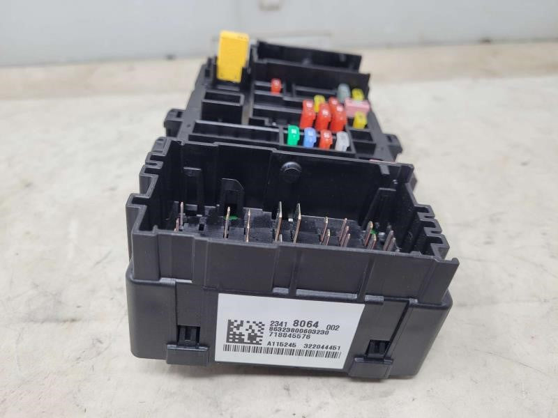 2016 ESCALADE 23418064 RH DASH FUSE BOX JUNCTION P 1572 - image 2