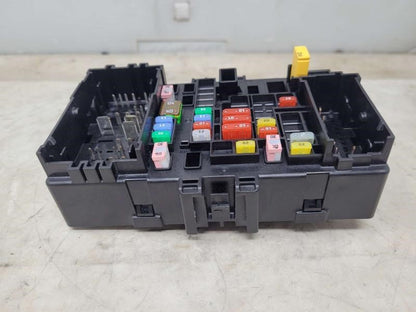 2016 ESCALADE 23418064 RH DASH FUSE BOX JUNCTION P 1572 - image 3