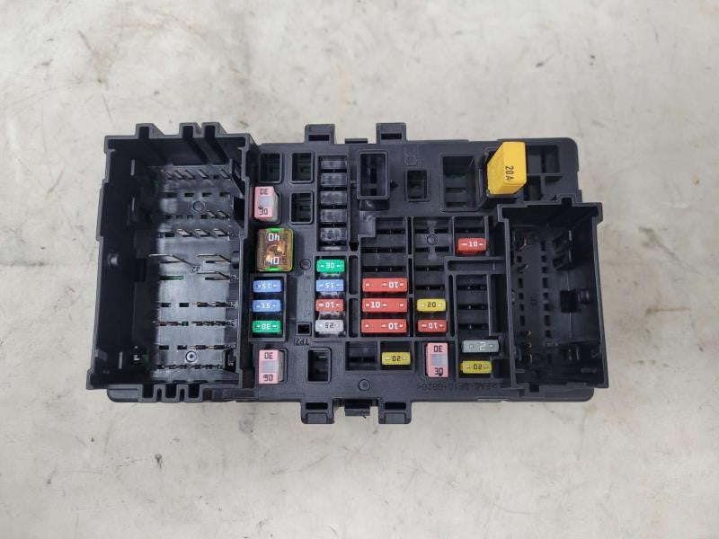 2016 ESCALADE 23418064 RH DASH FUSE BOX JUNCTION P 1572 - image 5