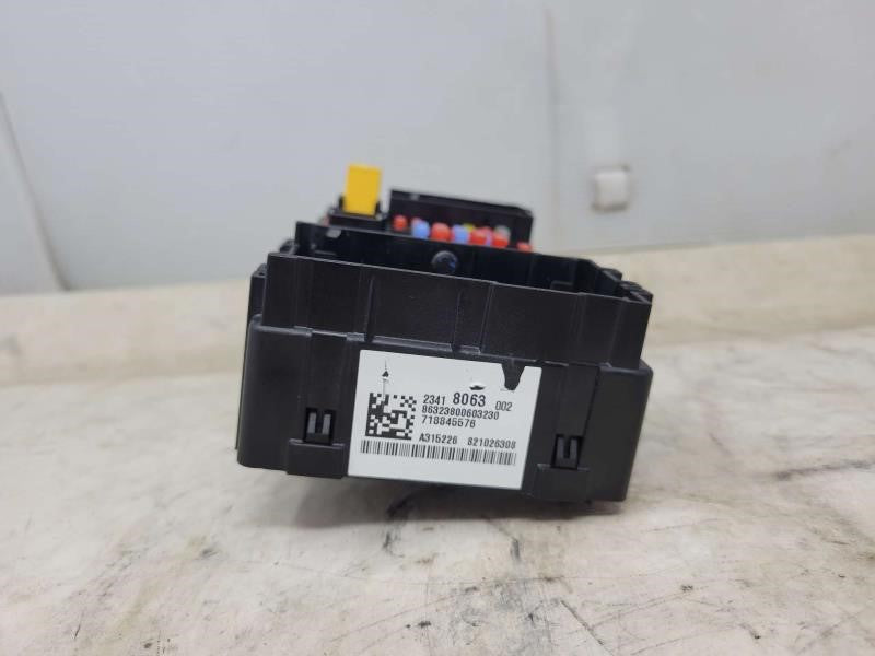 2016 ESCALADE 23418063 LH DASH FUSE BOX JUNCTION P 1573 - image 3