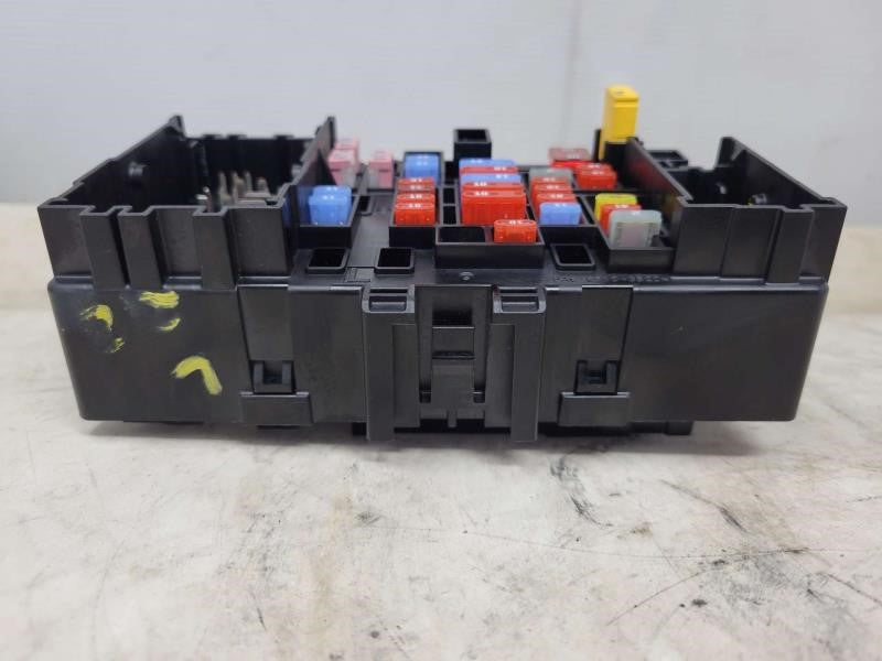 2016 ESCALADE 23418063 LH DASH FUSE BOX JUNCTION P 1573 - image 4