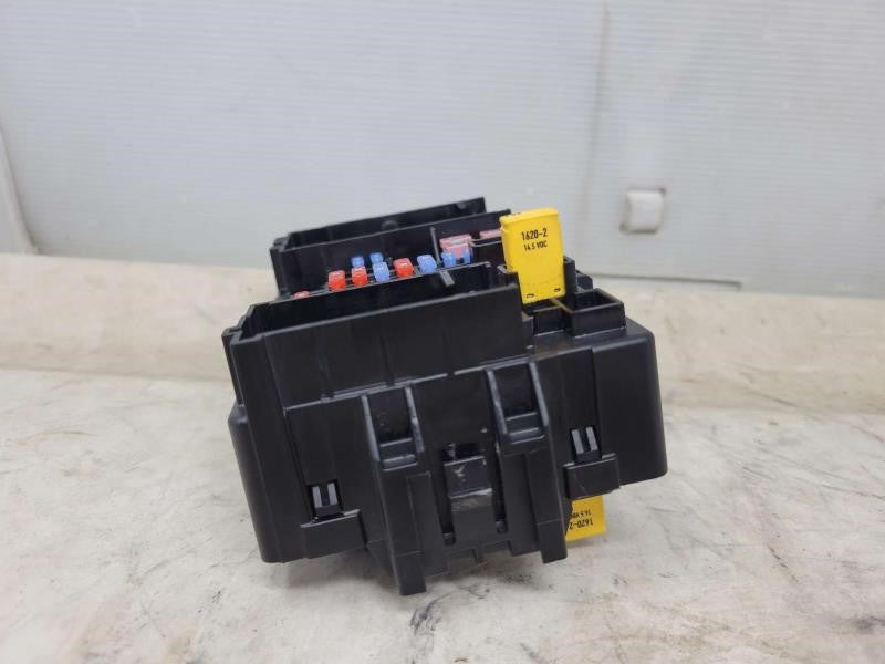 2016 ESCALADE 23418063 LH DASH FUSE BOX JUNCTION P 1573 - image 5