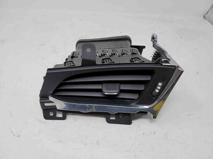 2015 ESCALAESV DASH VENT 22946836 RH OUTER DASH 1586 - image 1