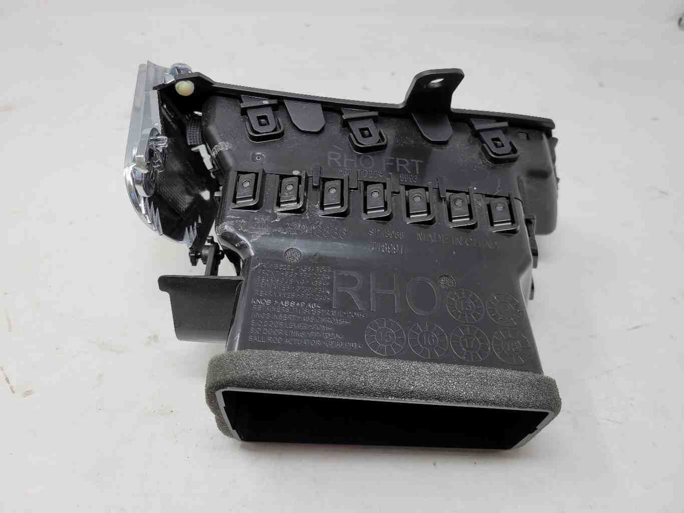 2015 ESCALAESV DASH VENT 22946836 RH OUTER DASH 1586 - image 3