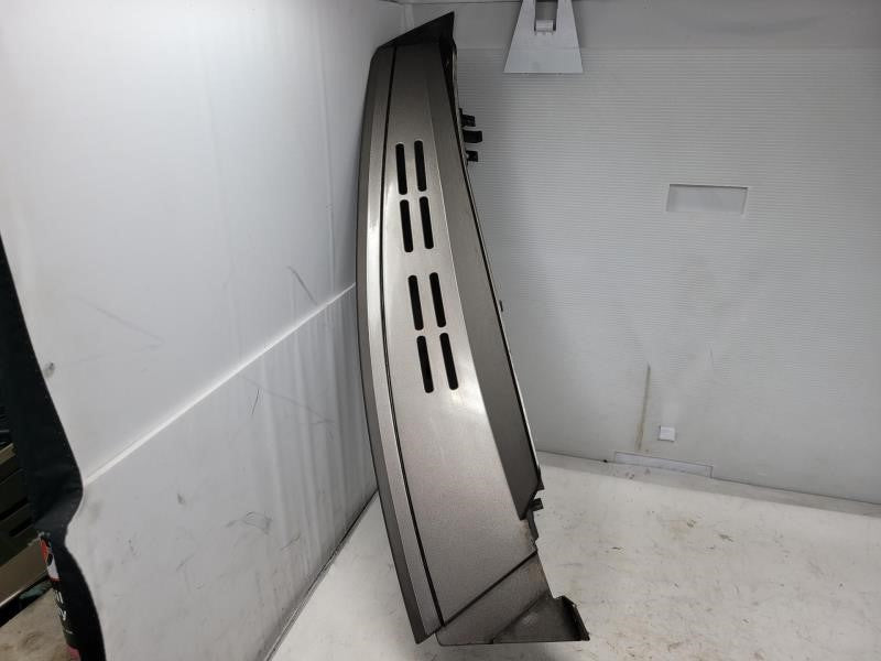 2014 ESCALAESV LH D PILLAR APPLIQUE MAGNA STEEL MET 1619 - image 3