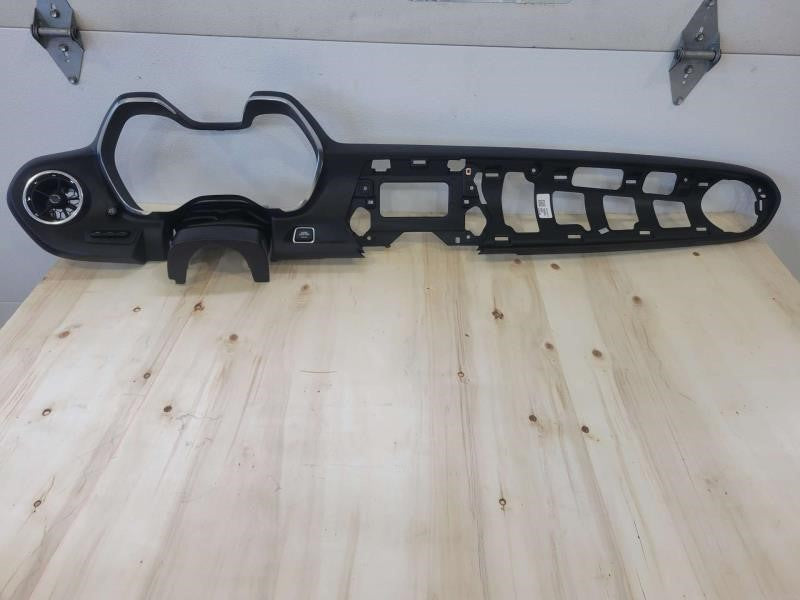2020 CAMARO DASH CLUSTER RADIO BEZEL WITH START 1655 - image 1