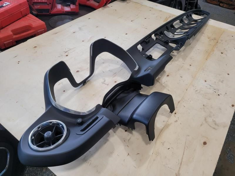 2018 CAMARO CLUSTER RADIO DASH BEZEL TRIM 842258 1668 - image 2