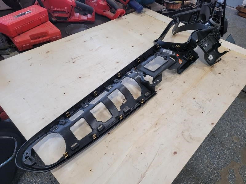 2018 CAMARO CLUSTER RADIO DASH BEZEL TRIM 842258 1668 - image 8