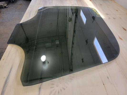 2005 ESCALADE LH DRIVER REAR DOOR GLASS 1722 - image 2