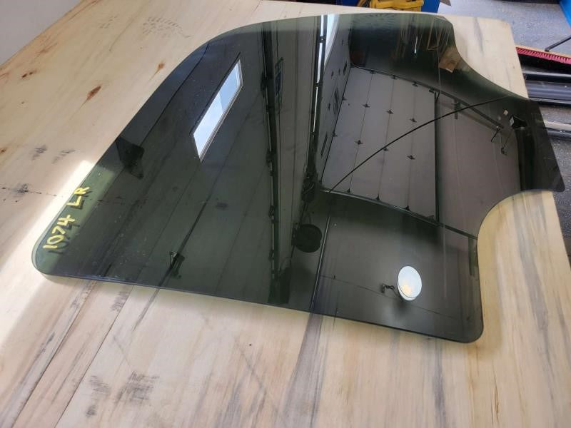 2005 ESCALADE LH DRIVER REAR DOOR GLASS 1722 - image 3