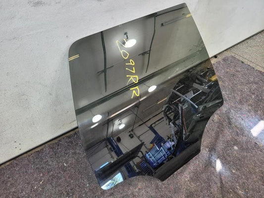 2010 ESCALADE RH REAR DOOR GLASS TINTED 1725 - image 2