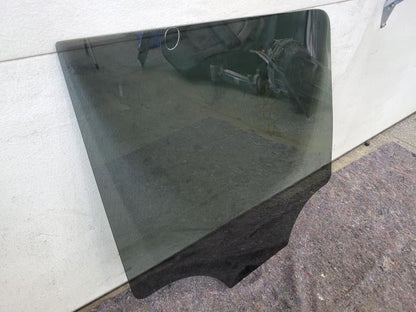 2010 ESCALADE RH REAR DOOR GLASS TINTED 1725 - image 5