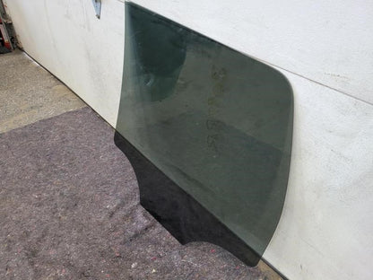 2010 ESCALADE RH REAR DOOR GLASS TINTED 1725 - image 6