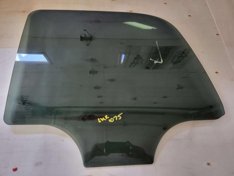 2003 ESCALADE LH DRIVER REAR DOOR GLASS WINDOW 1726 - image 1