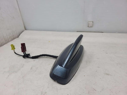 2018 SIERDEN15 SHARK FIN ANTENNA 84081933 GRAPHITE 1751 - image 2