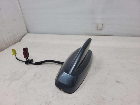 2018 SIERDEN15 SHARK FIN ANTENNA 84081933 GRAPHITE 1751 - image 2