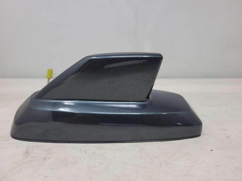 2018 SIERDEN15 SHARK FIN ANTENNA 84081933 GRAPHITE 1751 - image 3