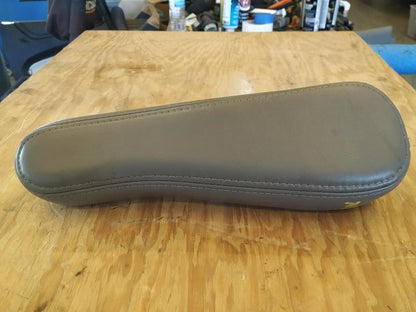 2005 YUKON RH REAR CAPTAINS CHAIR ARMREST, GREY 1753 - image 1