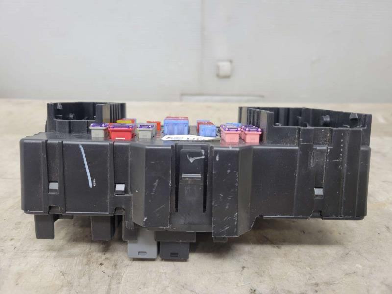 2017 SILVRDO15 23459422 LH DASH FUSE BOX JUCTION BL 1843 - image 1
