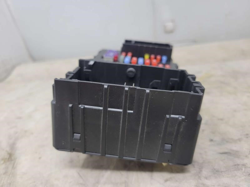 2017 SILVRDO15 23459422 LH DASH FUSE BOX JUCTION BL 1843 - image 2