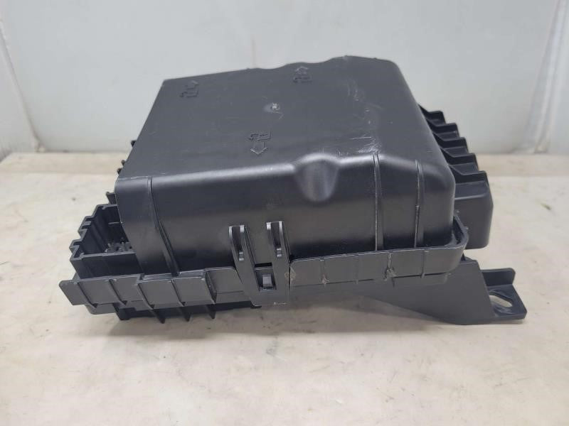 2018 SILVRDO15 LH DRIVER DASH/FLOOR JUNCTION FUSE B 1845 - image 1