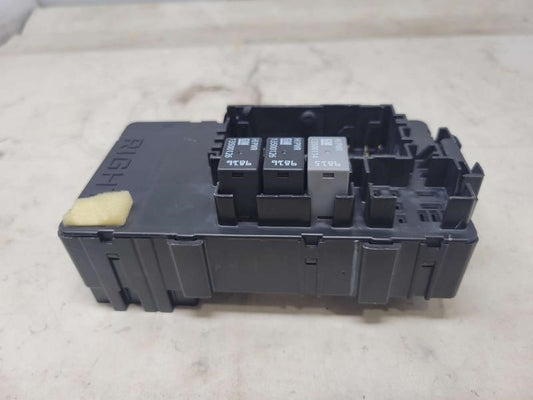 2018 SILVRDO15 RH PASSENGER DASH FUSE BOX JUNCTION 1847 - image 1