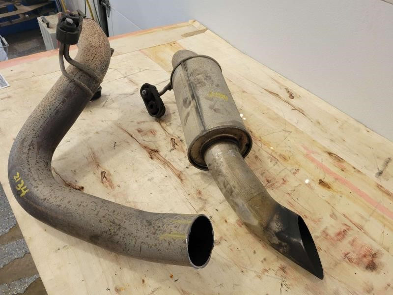2015 ESCALAESV EXHAUST TAIL PIPE & RESONATOR, SHIPS 1906 - image 2